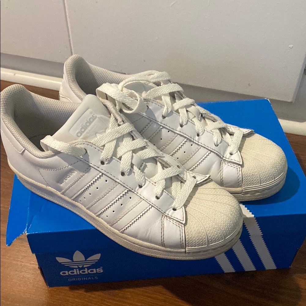Adidas Shell Toe Sneakers 👟 - Picture 2 of 5